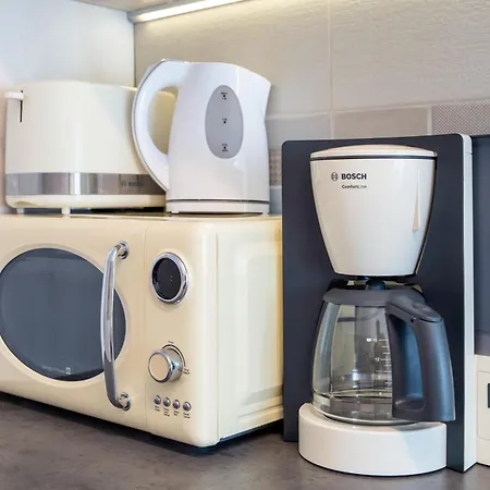 Apartament Springhome - Cozy With Balcony & Parking