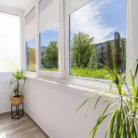 Apartament Springhome - Cozy With Balcony & Parking Braszów