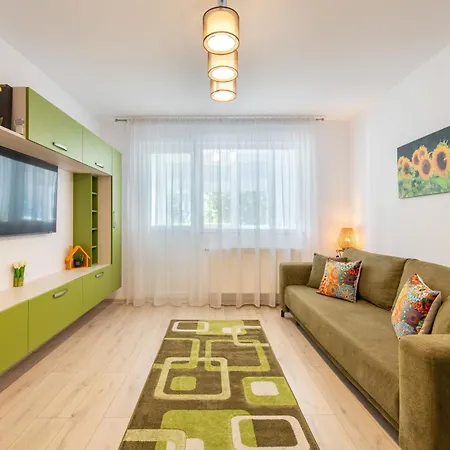 Springhome - Cozy With Balcony & Parking