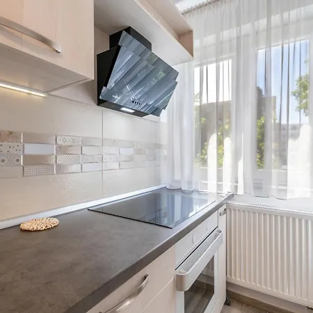 Springhome - Cozy With Balcony & Parking Apartment Brasov