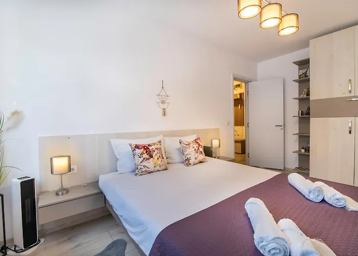 Springhome - Cozy With Balcony & Parking * Braşov